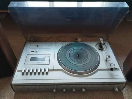 Photo of free [Faulty] 1970s Music Center (Alnwickhill EH16) #2