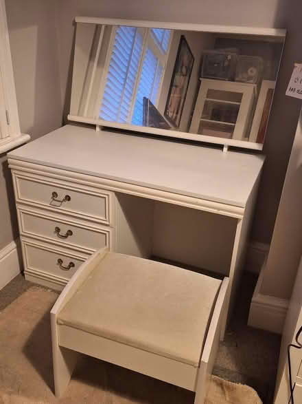 Photo of free Dressing table, mirror and stool (Caversham RG4) #1