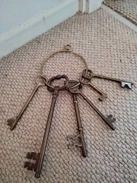 Photo of free Brass type decorative large keys (B47) #1