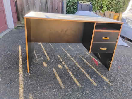 Photo of free desk (Seatac) #1