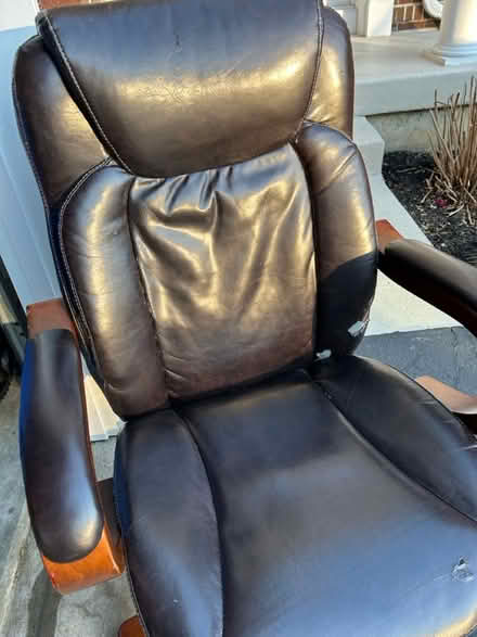 Photo of free Desk chair (Newtown Square) #2