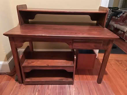 Photo of free Desk (Harwood,Md) #1