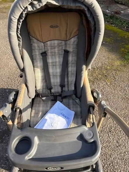 Photo of free Graco Pushchair Pram with instructions (Dilwyn HR4) #3