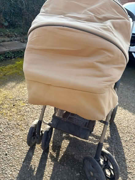 Photo of free Graco Pushchair Pram with instructions (Dilwyn HR4) #4