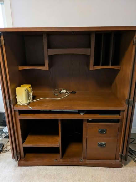 Photo of free Large desk (San Anselmo Sleepy Hollow) #1