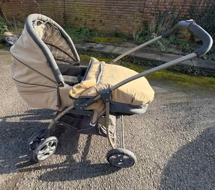 Photo of free Graco Pushchair Pram with instructions (Dilwyn HR4) #2