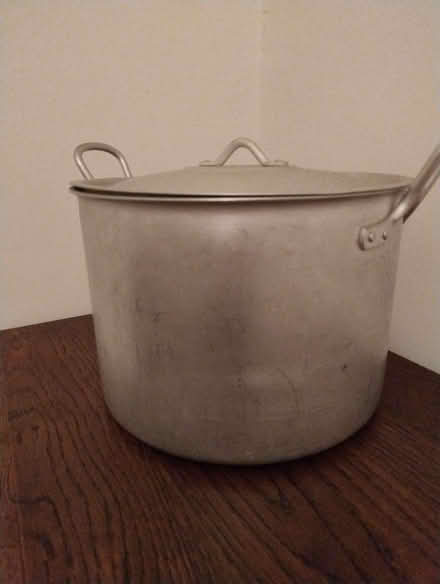 Photo of free Large aluminium saucepan and lid (Bridlington YO15) #1