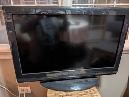 Photo of free 32" tv (Downers Grove) #2