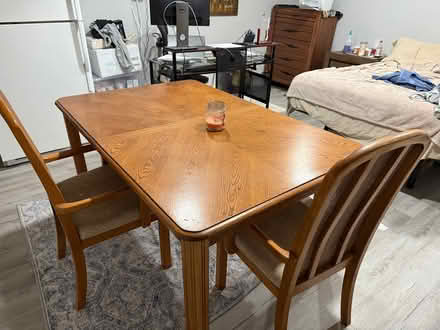 Photo of free Dining room table (7225 embassy blvd port richey) #2