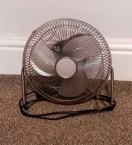 Photo of free Electric fan. (Central Watford WD18) #1