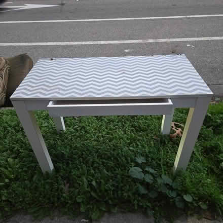 Photo of free Table or Desk (Rengstorff Avenue MtnVw) #1