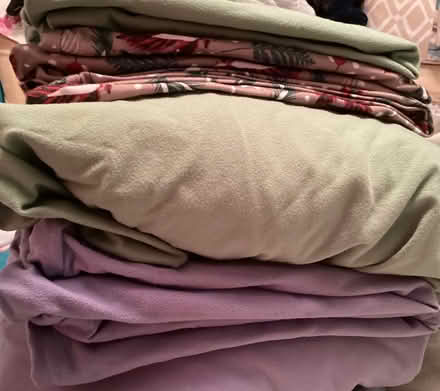 Photo of free Twin fitted sheets (High park & Glenlake area) #1