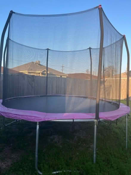 Photo of free trampoline (Gentilly) #1