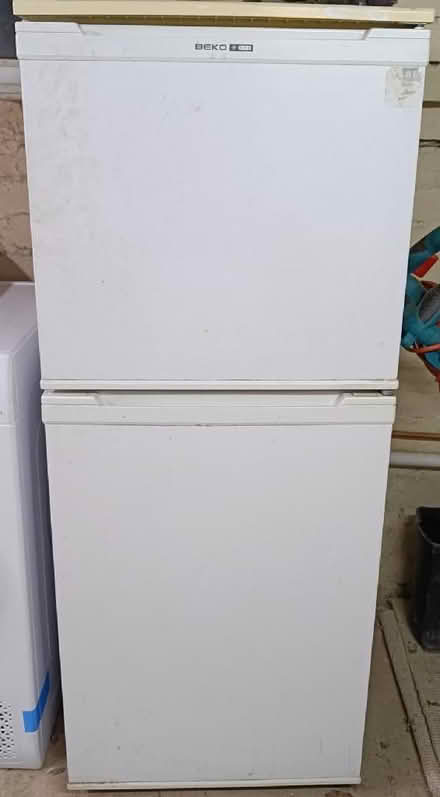 Photo of free Fridge freezer (South Croydon CR2) #1