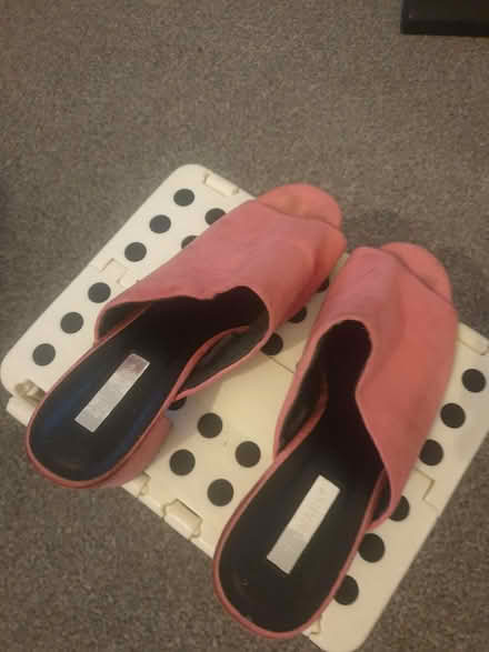 Photo of free Pink shoe (E11) #2