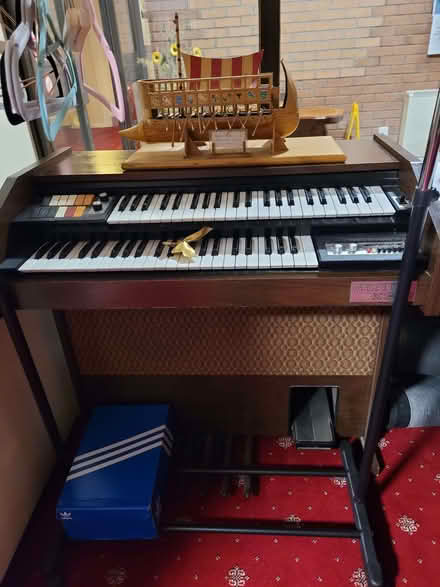 Photo of free organ (Whitnash CV31) #1