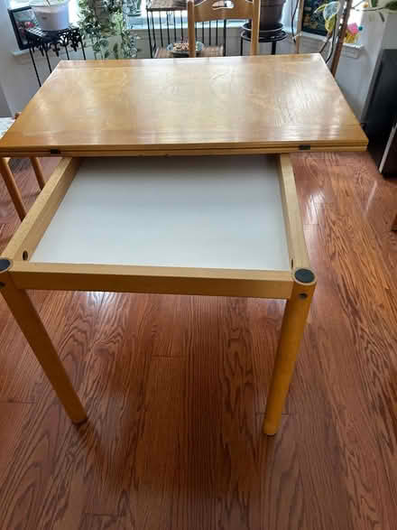 Photo of free Dining Room Table with 6 chairs (Helmetta, nj) #4