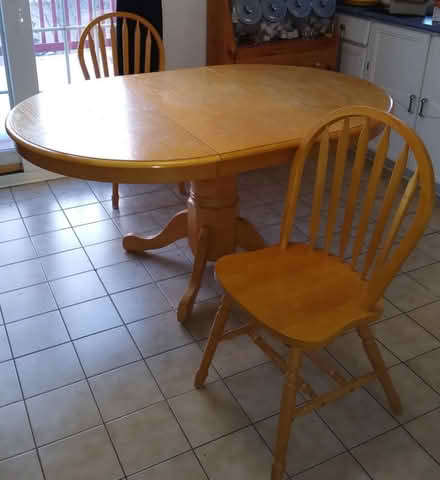 Photo of free Table/chairs (Mavis and Rathburn) #1