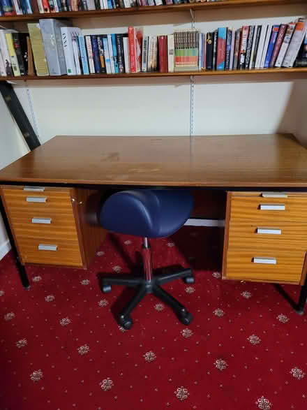 Photo of free large desk (Whitnash CV31) #1