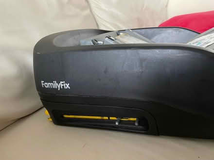 Photo of free Maxi-cosí Family fix car seat base (SM1) #2