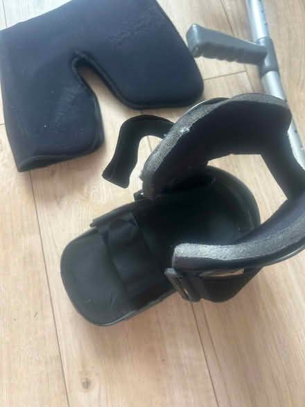 Photo of free OrthoBrace Small size with a lightweight crutch (Iver UB8) #4