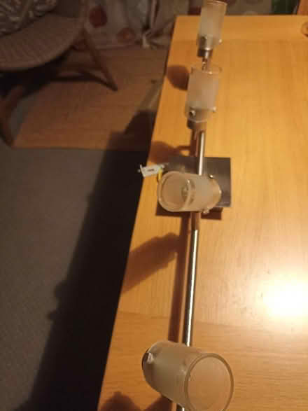 Photo of free 4 small lights bar (Thatcham RG18) #1