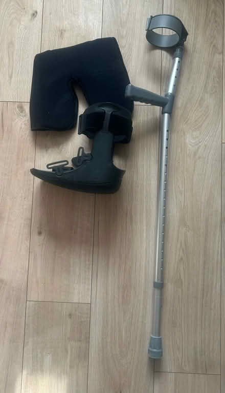 Photo of free OrthoBrace Small size with a lightweight crutch (Iver UB8) #1