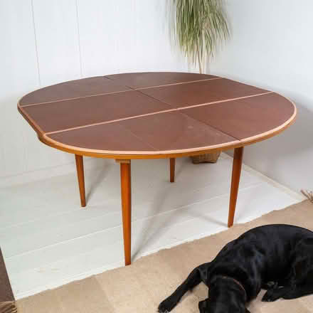 Photo of free Schreiber rosewood style oval extending dining table (World's End RH15) #3