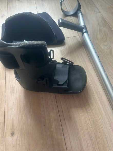 Photo of free OrthoBrace Small size with a lightweight crutch (Iver UB8) #2