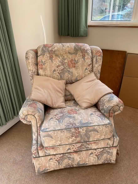 Photo of free G plan 3 piece suite and pouffe (Bracknell) #2