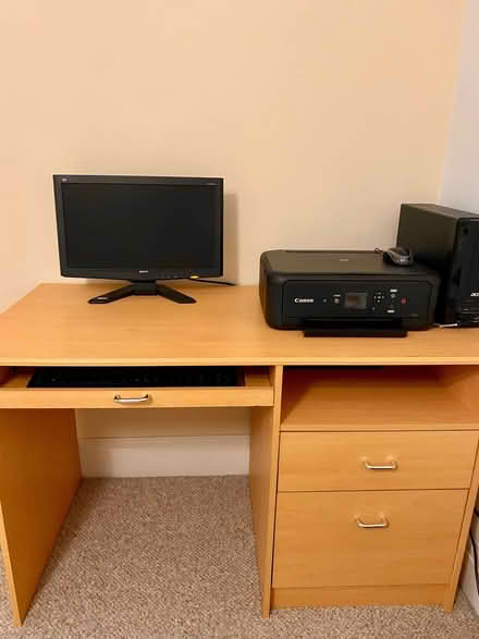Photo of free Office desk (Southport PR9) #1