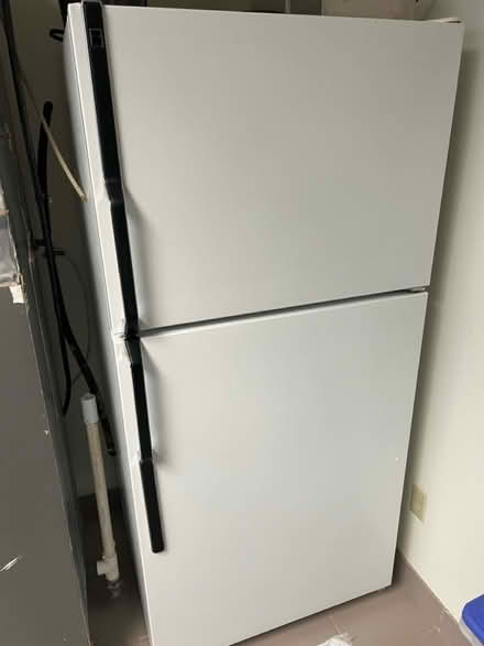 Photo of free Refrigerator (East side near Costco) #1