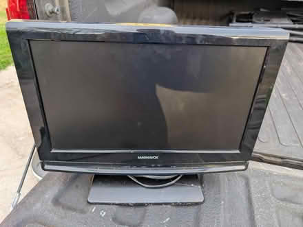 Photo of free 19" tv (Chaires Area) #1