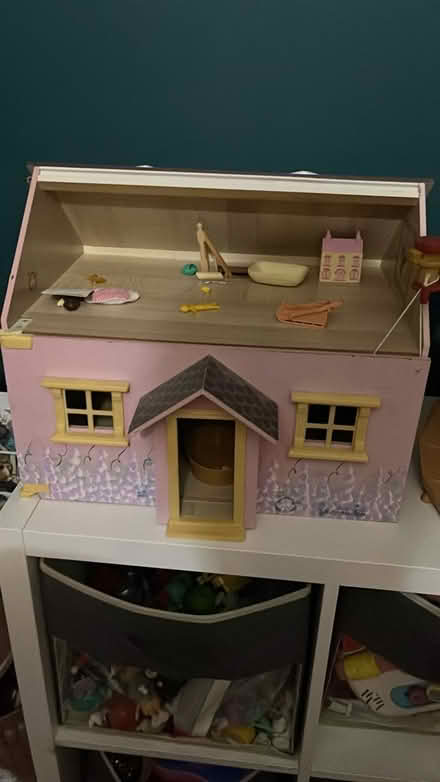 Photo of free Dolls house (Botley OX2) #2