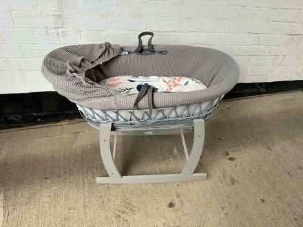 Photo of free Moses basket crib (Le127rb) #1