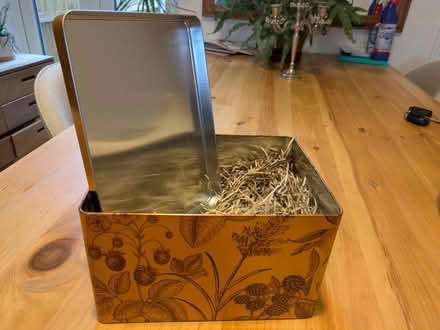 Photo of free Beautiful Tin (Enfield EN2) #3