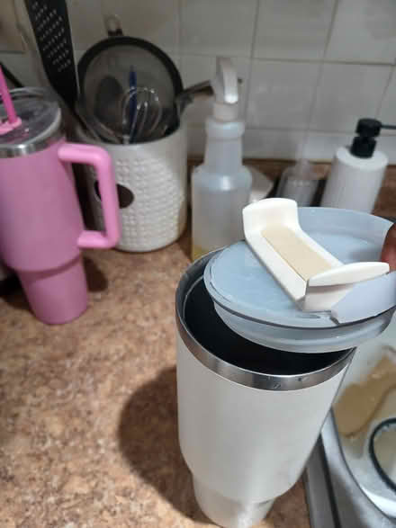 Photo of free Thermos w broken top (Northern va) #3