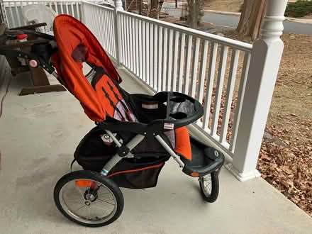 Photo of free Older jogging stroller (Media) #4