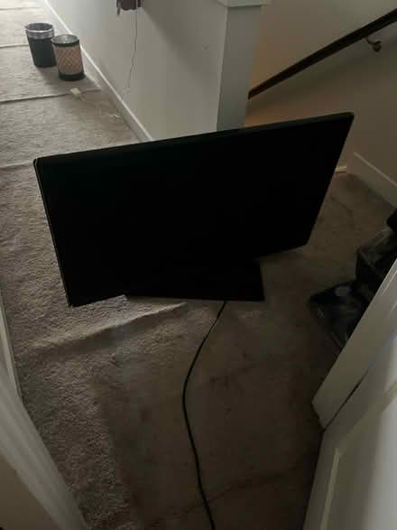 Photo of free TV (Suitland) #1