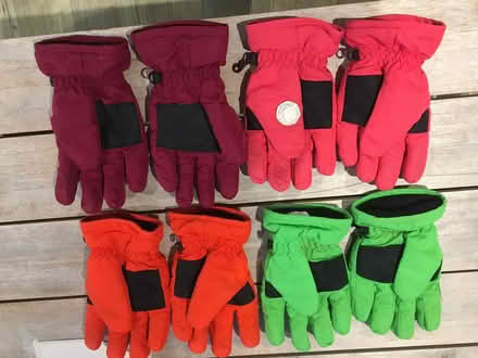 Photo of free Mountain Warehouse Kids Gloves (West Oxfordshire OX29) #2