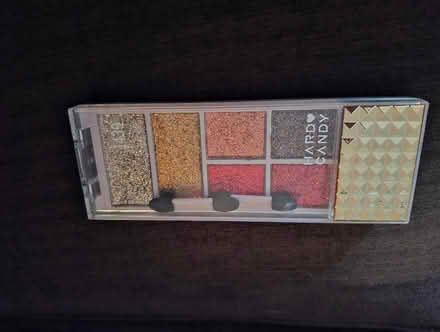Photo of free Sparkly eyeshadows. (Seaside BN22) #1