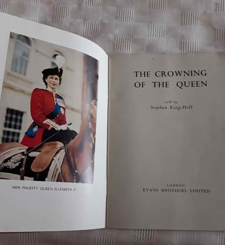 Photo of free Souvenir brochure of Queen's coronation (Eastcote HA4) #2