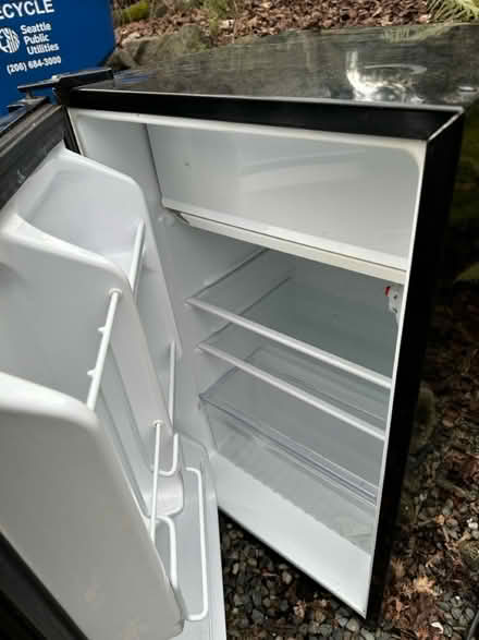 Photo of free Magic Chef Mini fridge (Seward Park) #2