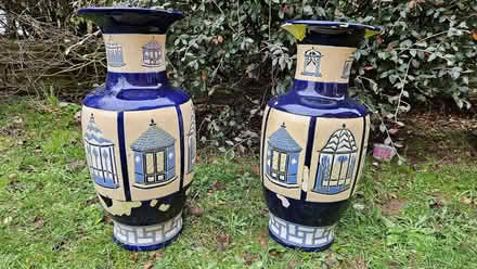 Photo of free Pair of Garden Vase Ornaments (Knightsfield AL8) #2