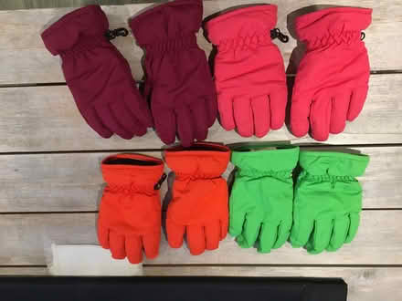 Photo of free Mountain Warehouse Kids Gloves (West Oxfordshire OX29) #1