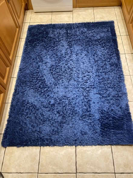 Photo of free Rug (GU12) #1