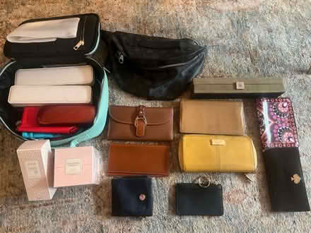 Photo of free wallets, perfume, jewelry cases (Upper West Side) #1