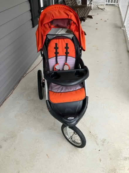 Photo of free Older jogging stroller (Media) #1