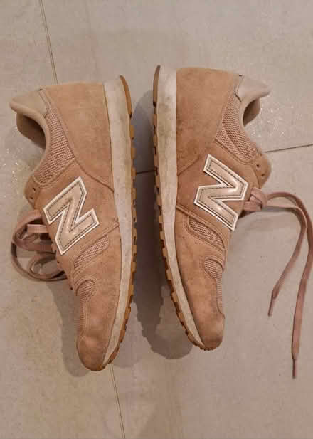 Photo of free New balance trainers 7 / 40 (Bramley, Hants RG26) #2