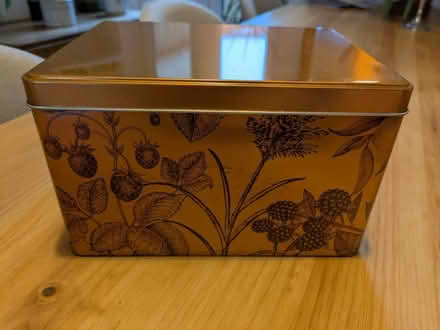 Photo of free Beautiful Tin (Enfield EN2) #1